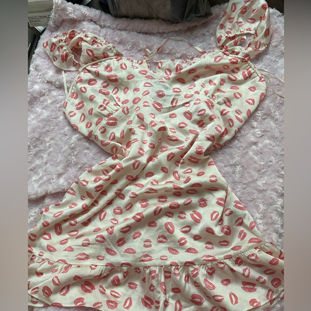 Forever 21 valentines kiss print dress size xl